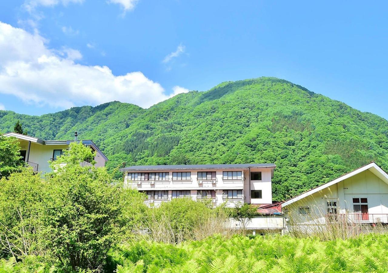 筋肉と自然と遊ぶ宿 田島館 Takayama  Esterno foto