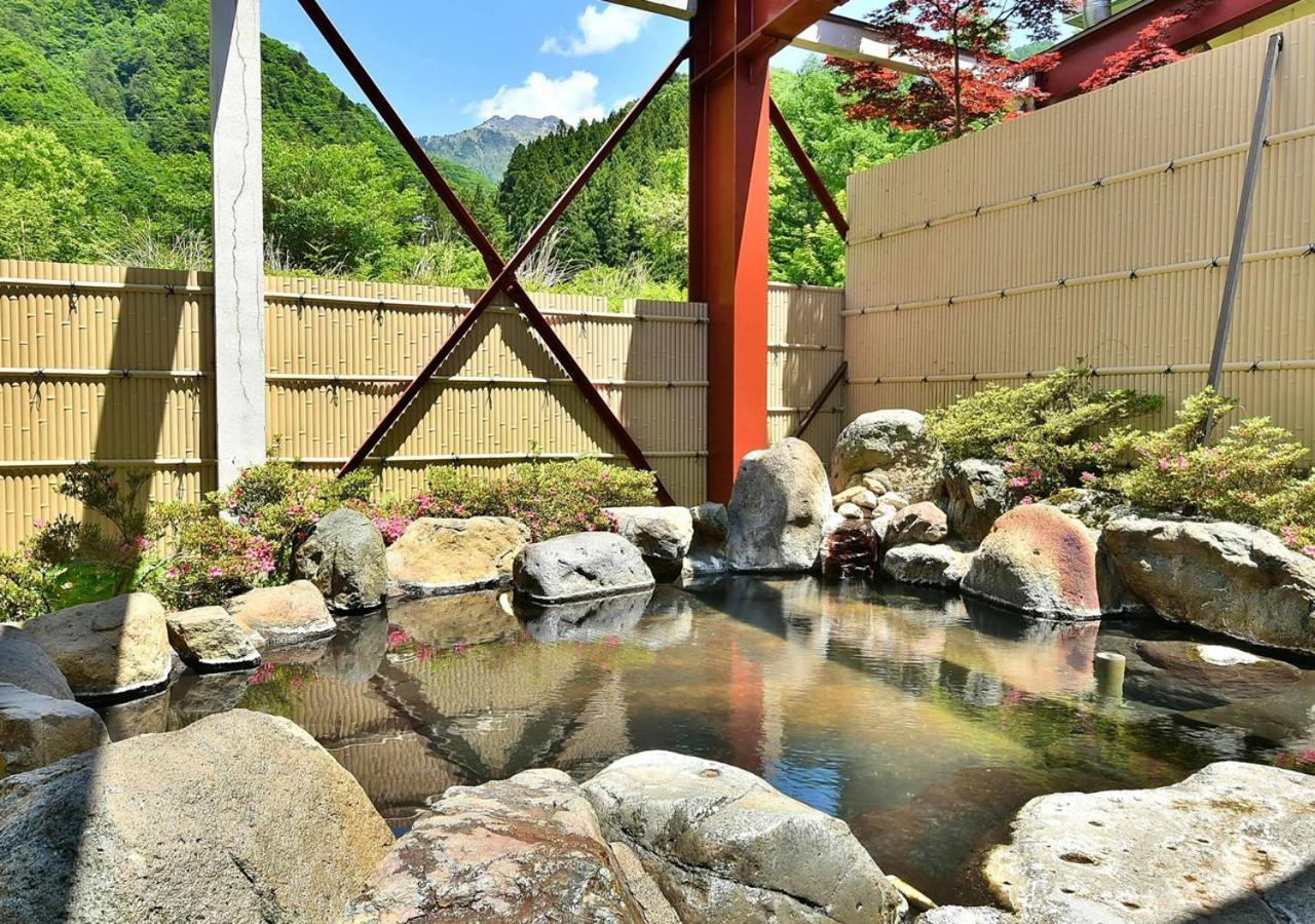 筋肉と自然と遊ぶ宿 田島館 Takayama  Esterno foto