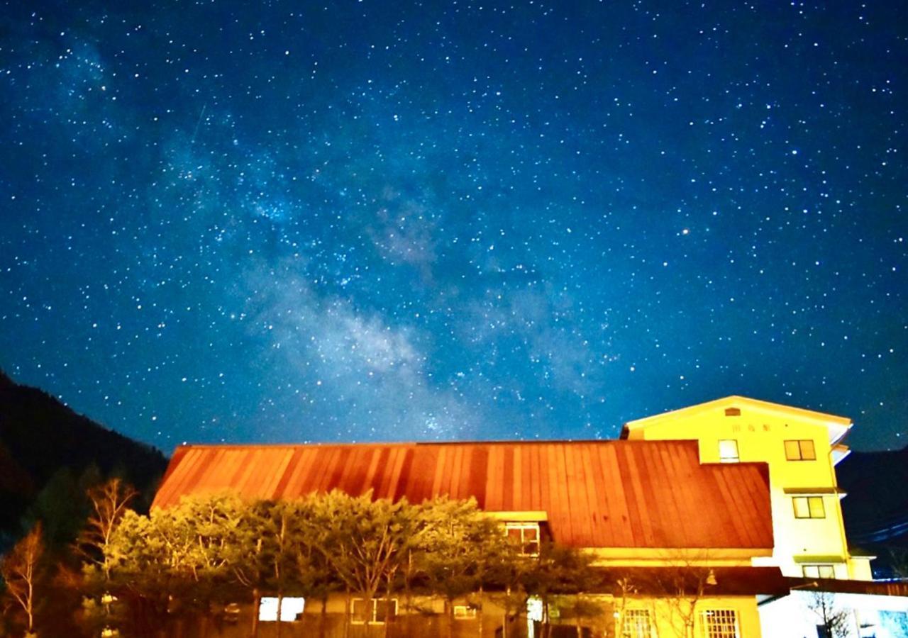 筋肉と自然と遊ぶ宿 田島館 Takayama  Esterno foto