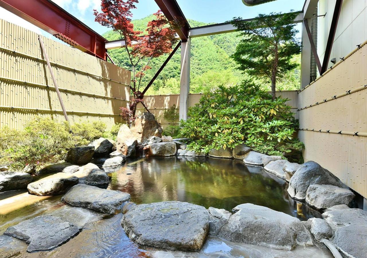 筋肉と自然と遊ぶ宿 田島館 Takayama  Esterno foto